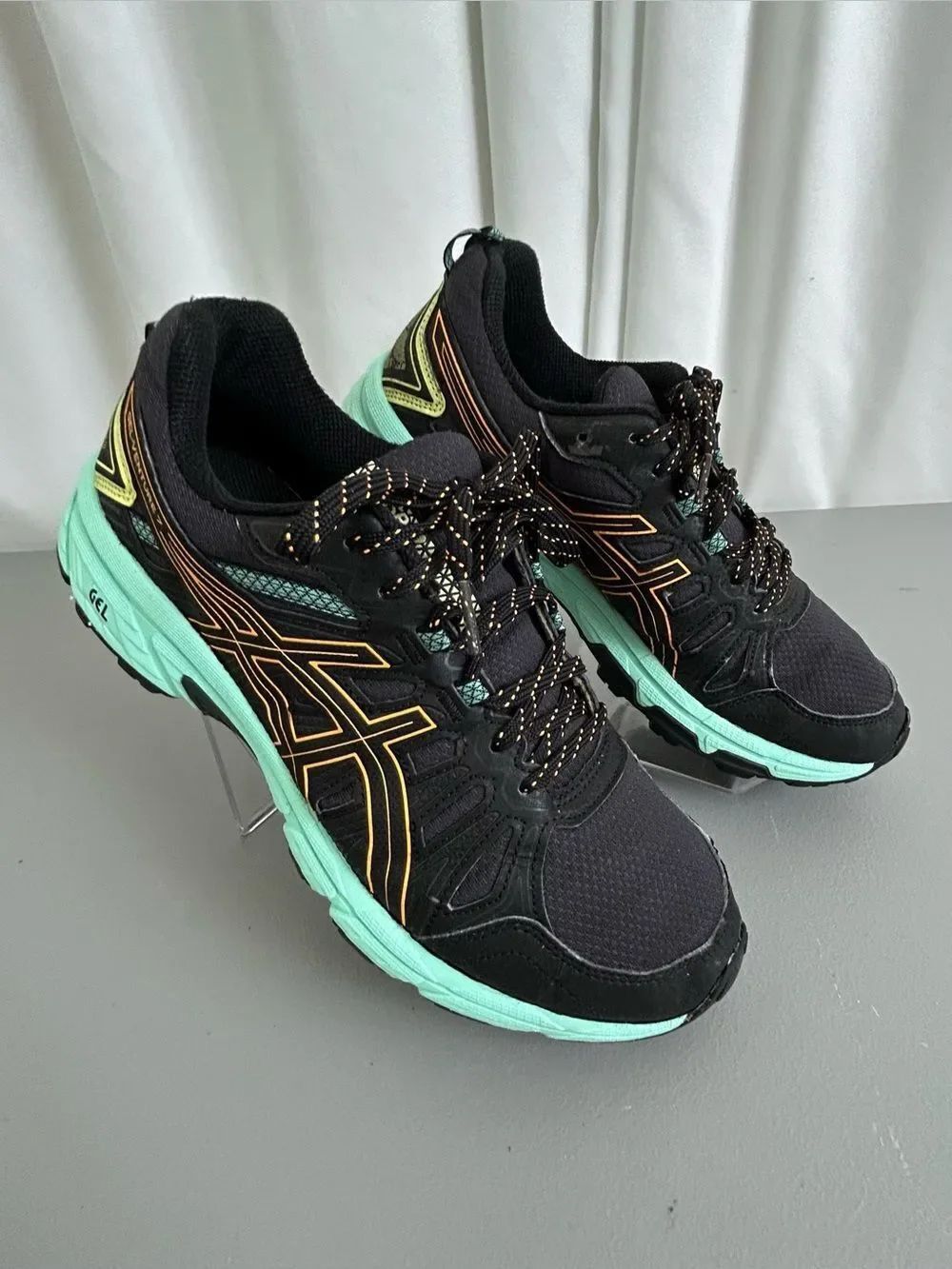 ASICS women’s Black Sneakers with Mint and Gold Accents size 10 - Picture 2 of 10